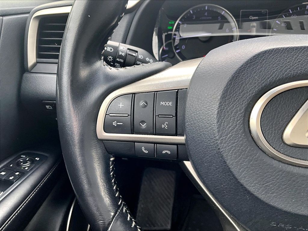 2017 Lexus RX — photo 23