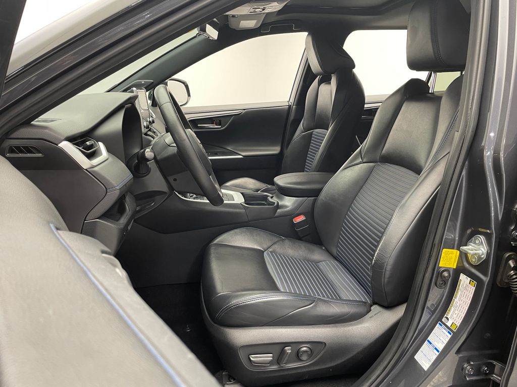 2020 Toyota RAV4 XSE 13