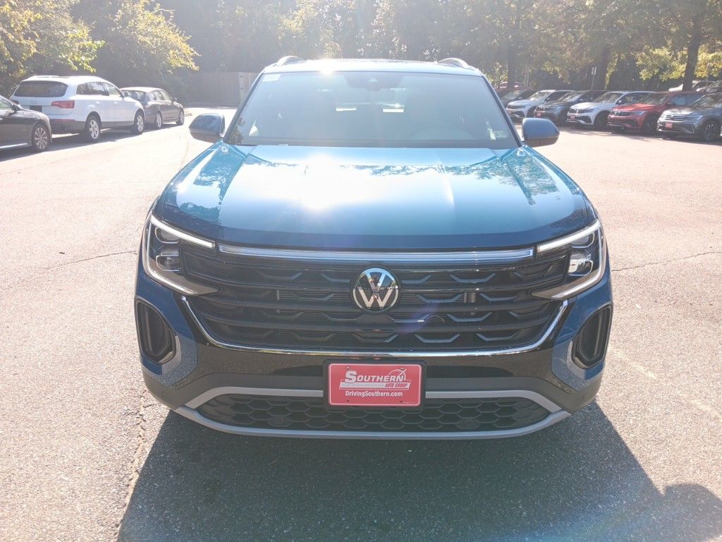 2025 Volkswagen Atlas Cross Sport 2.0T SE w/Technology 8