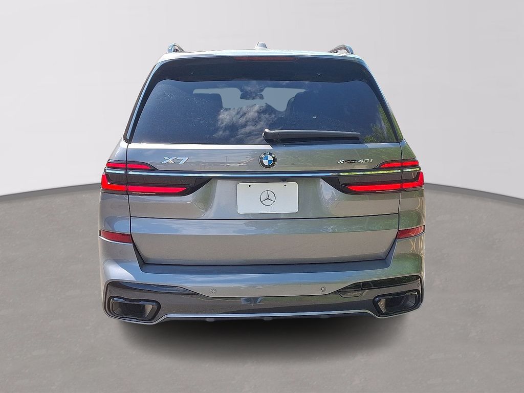 2023 BMW X7 xDrive40i 5