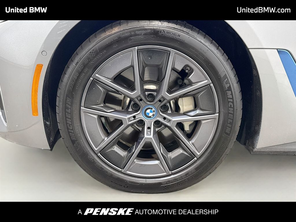 Thumbnail: 2023 BMW i4 - 2