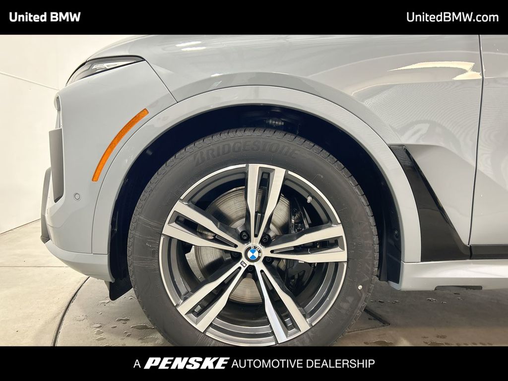Thumbnail: 2026 BMW X7 - 10