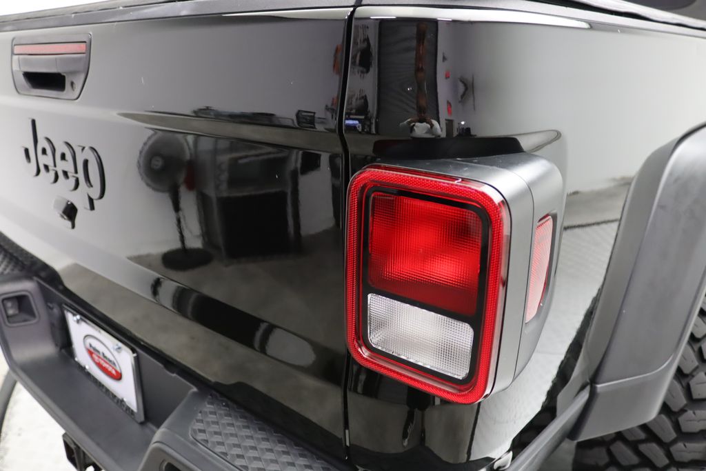 Thumbnail: 2023 Jeep Gladiator - 9