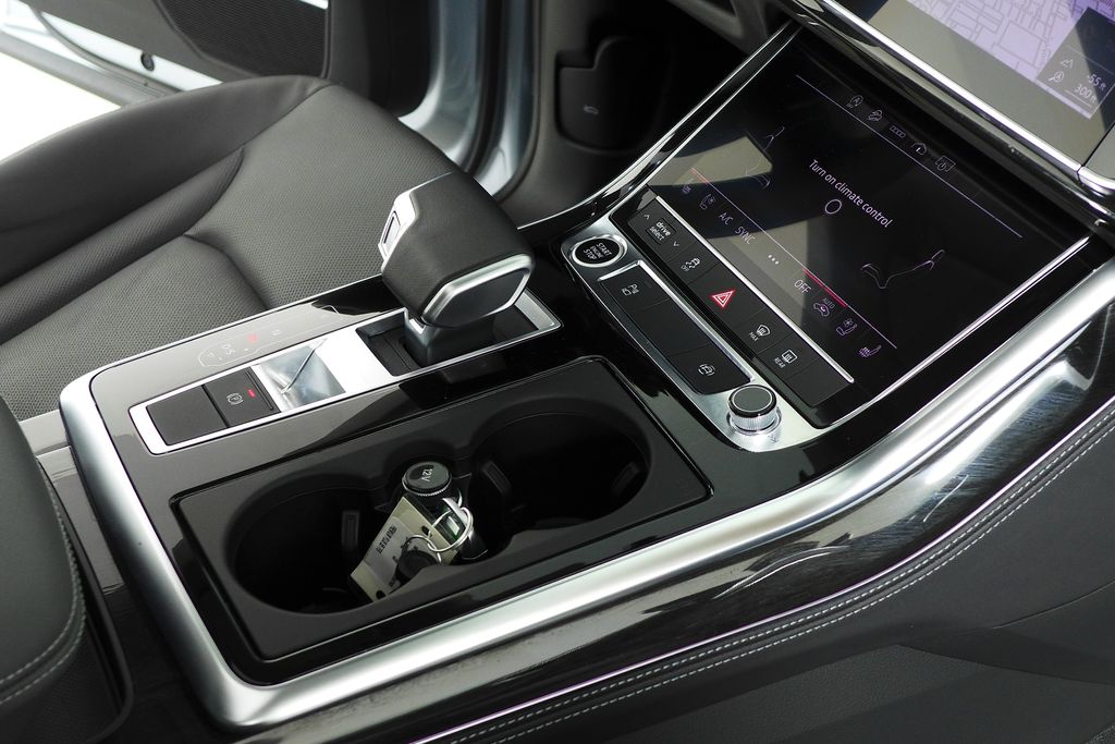 Thumbnail: 2024 Audi Q8 - 15