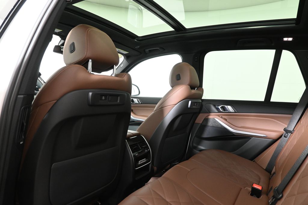 Thumbnail: 2023 BMW X5 - 32