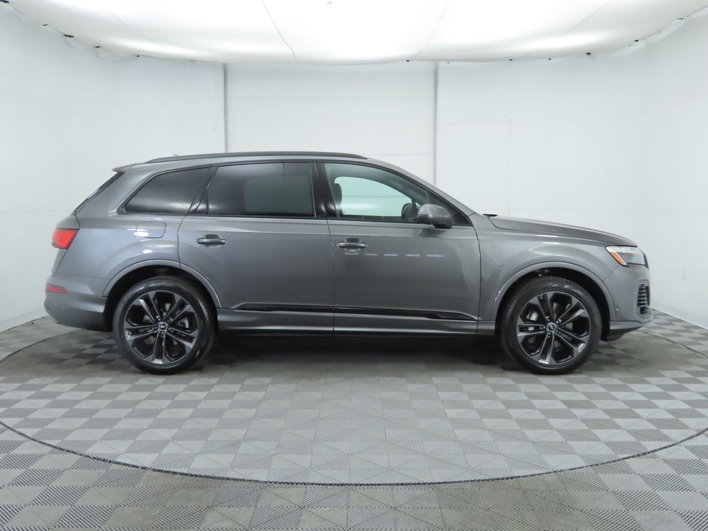 Thumbnail: 2025 Audi Q7 - 4