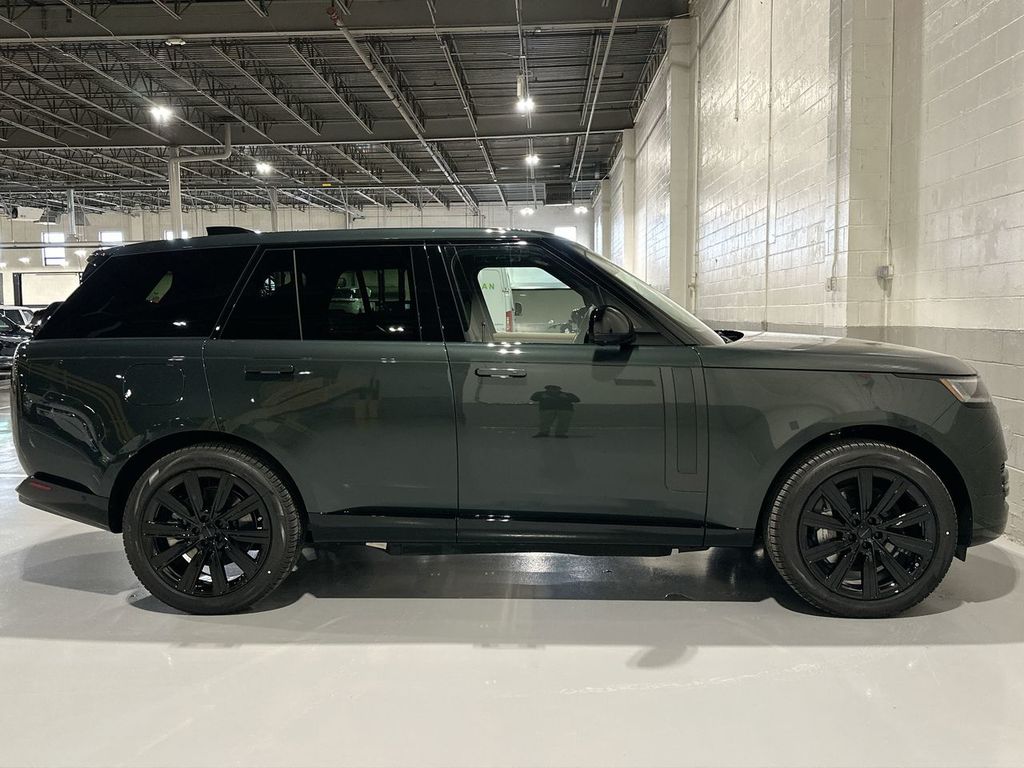 Thumbnail: 2026 Land Rover Range Rover - 4