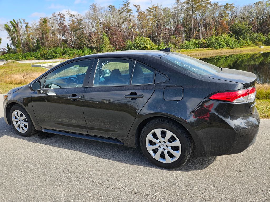 2021 Toyota Corolla LE 3