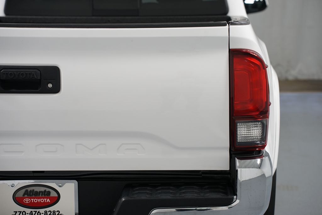 Thumbnail: 2019 Toyota Tacoma - 10