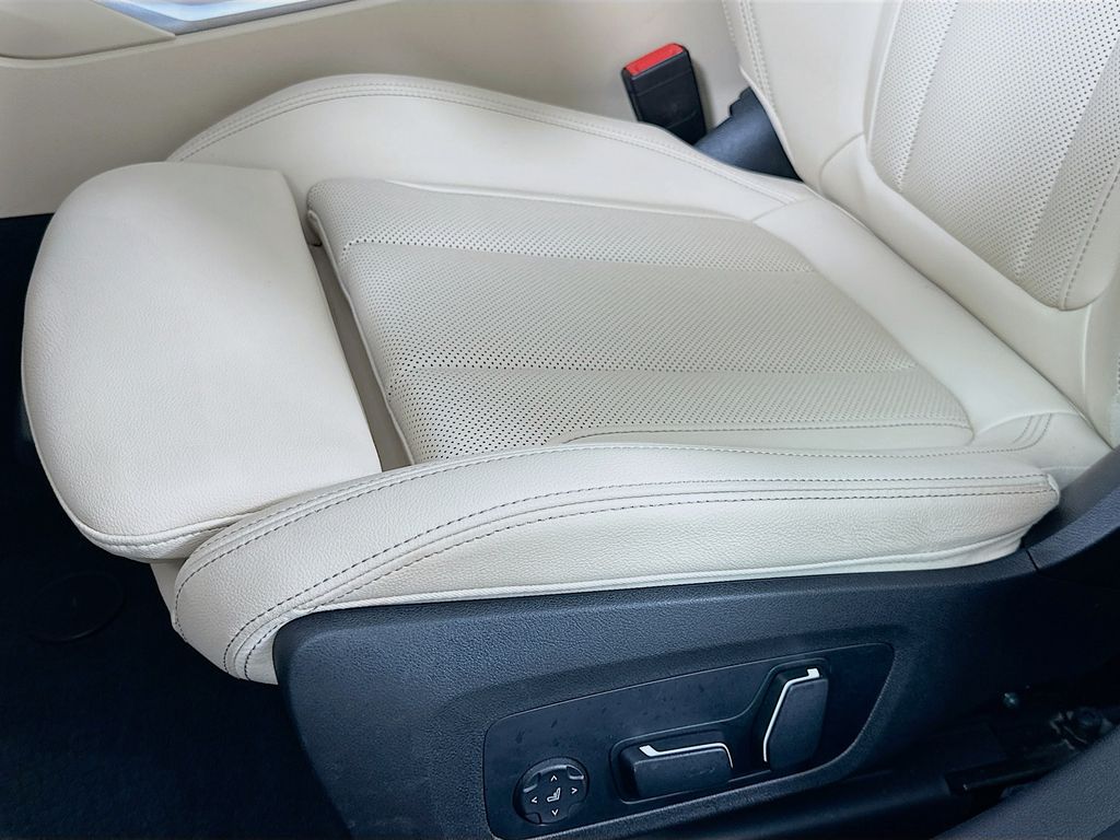 Thumbnail: 2025 BMW 3 Series - 20