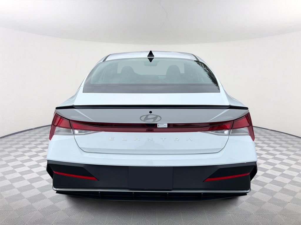 2025 Hyundai Elantra SEL Sport - 5