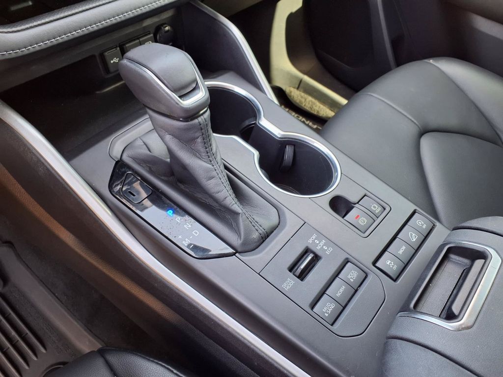 Used 2020 Toyota Highlander SUV