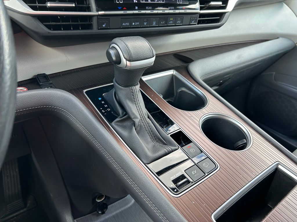 Thumbnail: 2024 Toyota Sienna - 27
