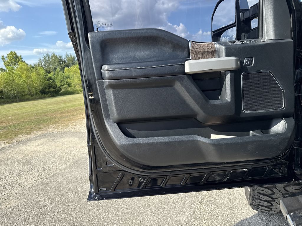 2017 Ford F-250SD Lariat - 9