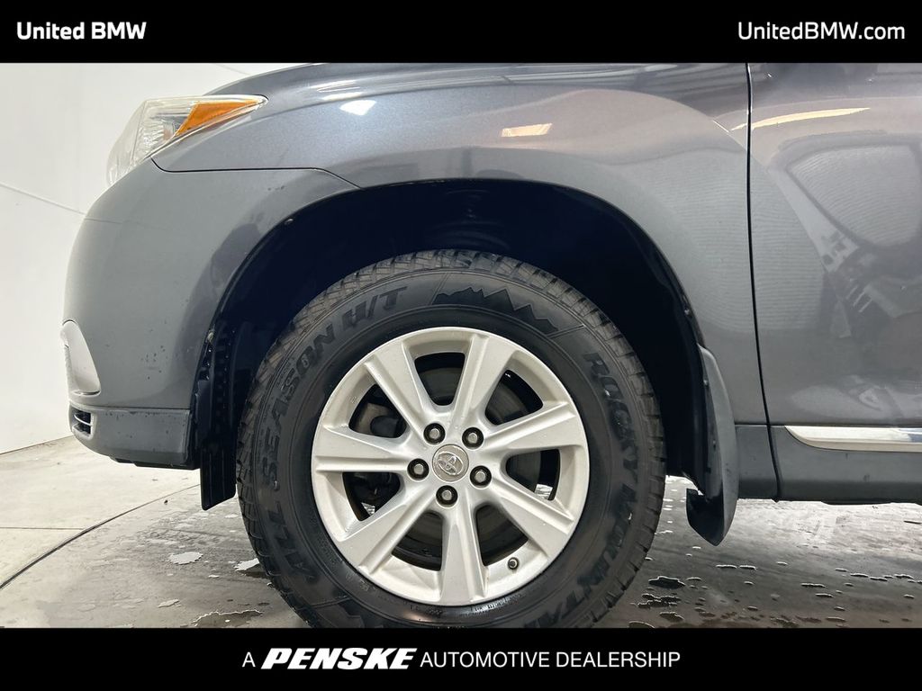 Thumbnail: 2011 Toyota Highlander - 10