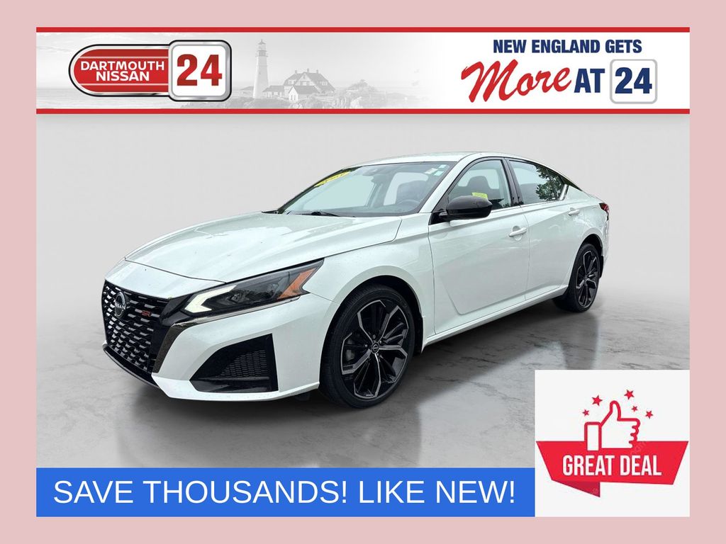 Pearl White Tricoat 2023 Nissan Altima Sedan All-Wheel Drive Continuously Variable Transmission