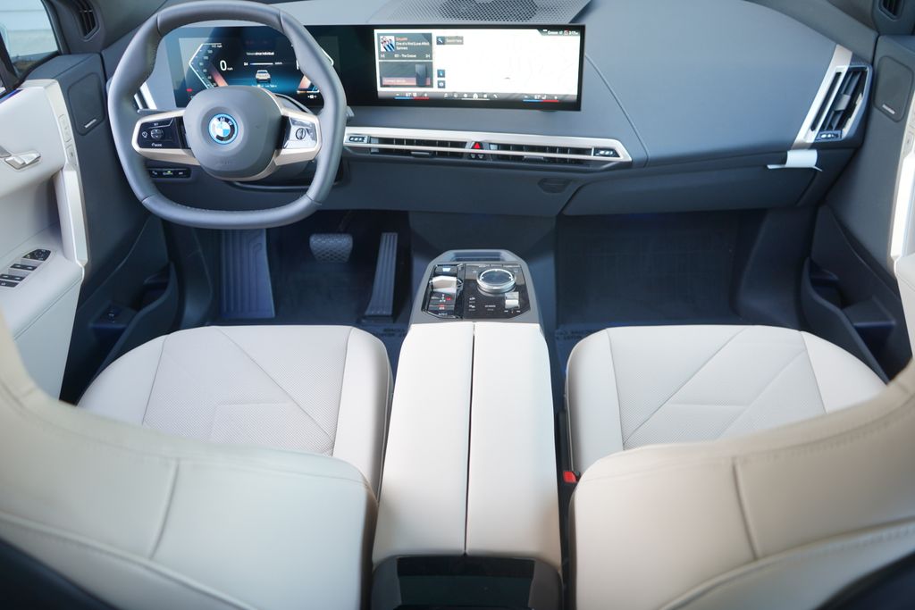 2025 BMW iX xDrive50 13