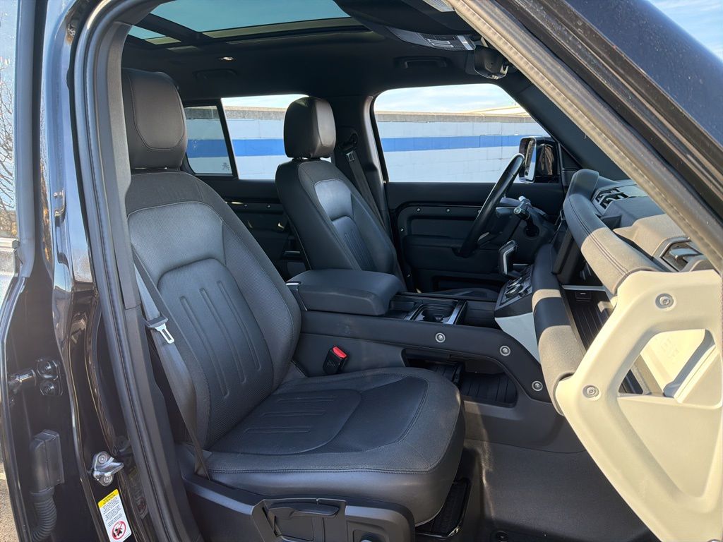 Thumbnail: 2021 Land Rover Defender - 29