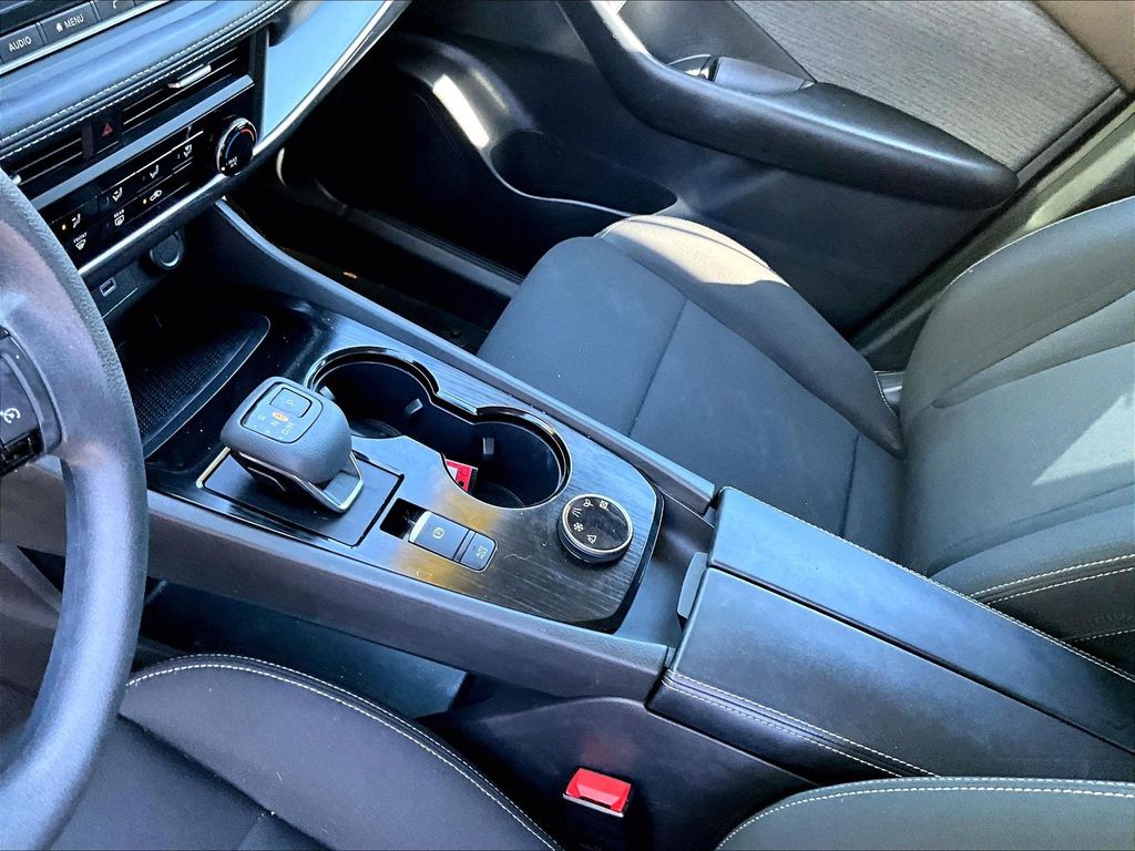 2023 Nissan Rogue — photo 20