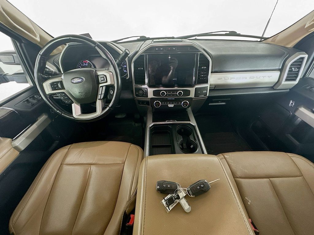 Used 2022 White Ford Lariat image 10