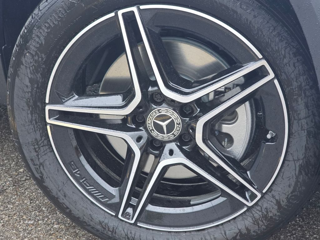 New 2026 White Mercedes-Benz GLA 250 image 10