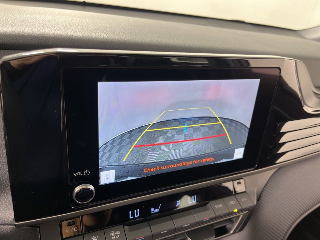 2025 Toyota Camry SE 28