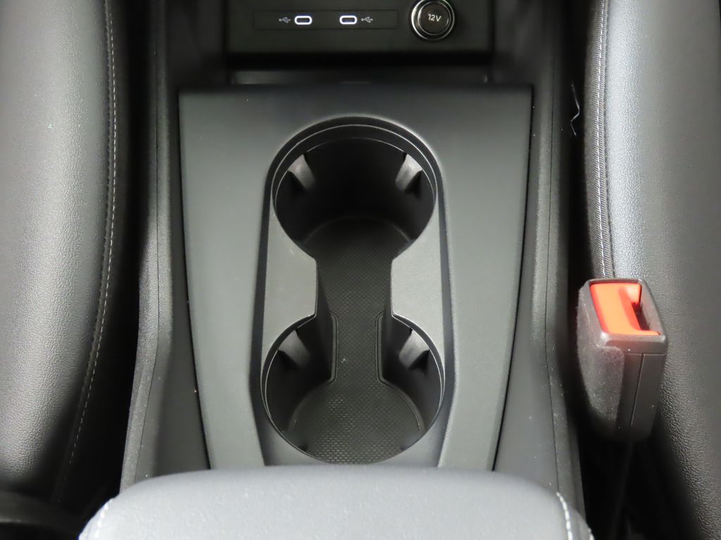 Thumbnail: 2023 Audi Q4 e-tron - 23