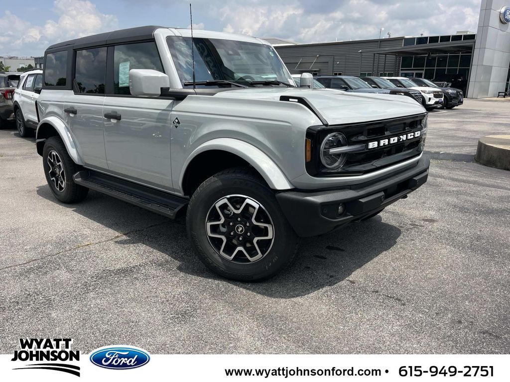2026 Ford Bronco Outer Banks