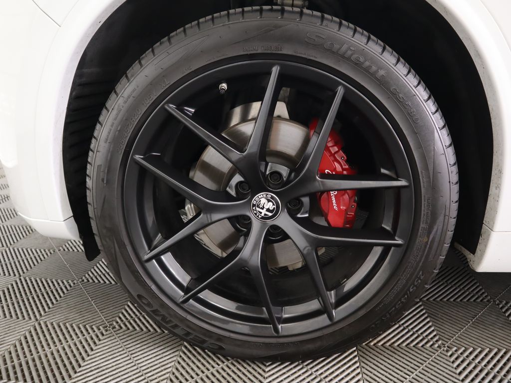 Thumbnail: 2021 Alfa Romeo Stelvio - 31