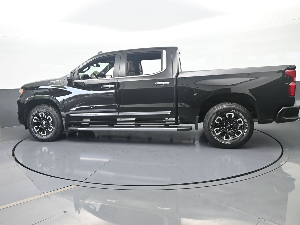 Used 2025 Black Chevrolet High Country image 3