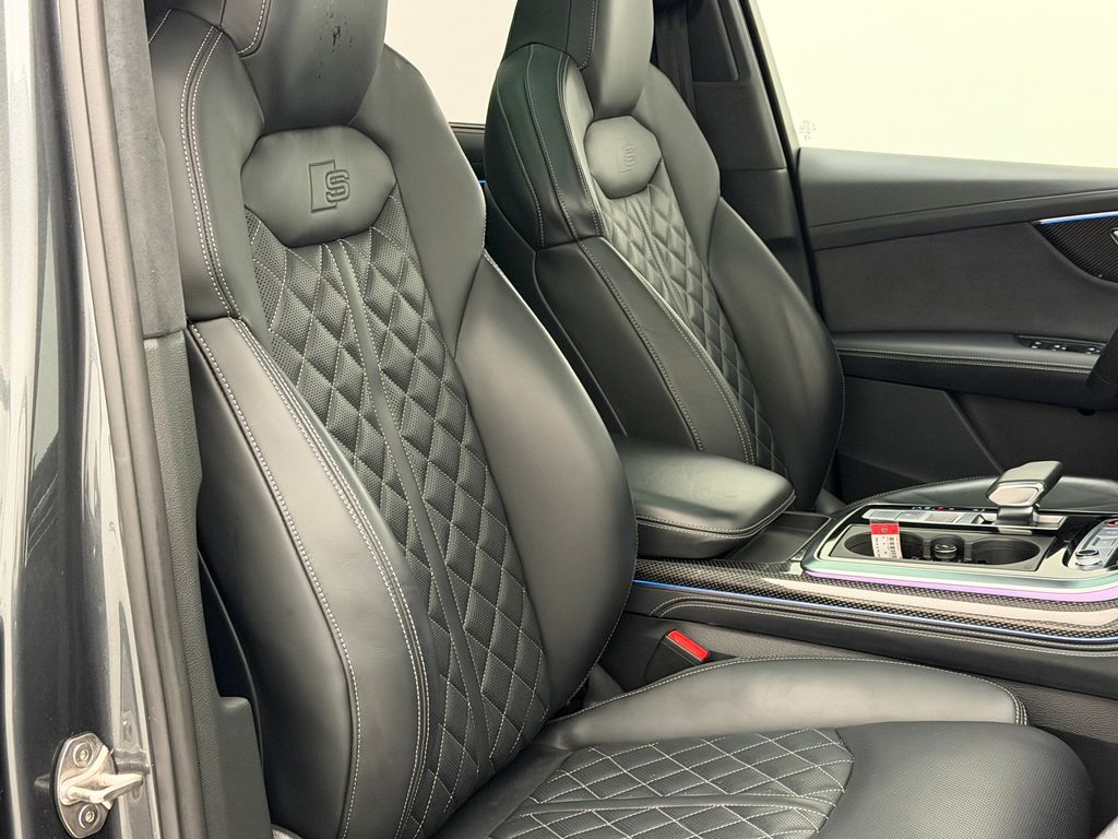 Thumbnail: 2023 Audi SQ7 - 14