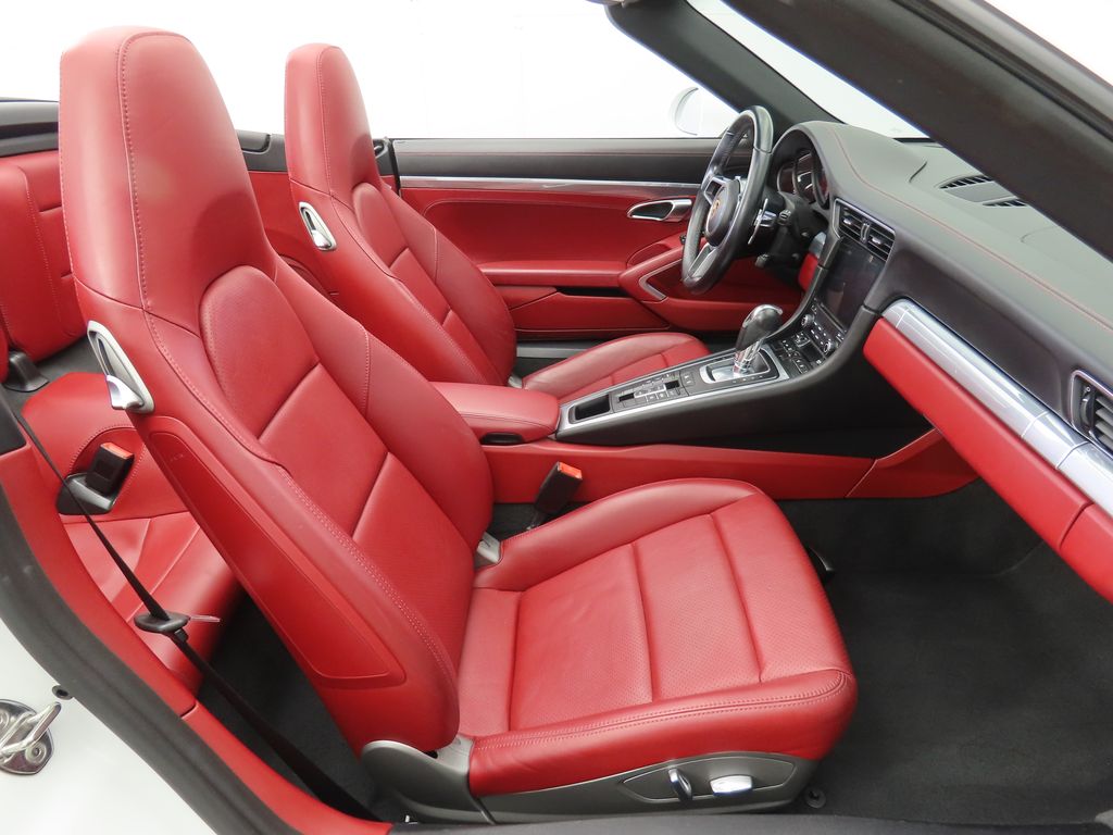 Thumbnail: 2019 Porsche 911 - 19