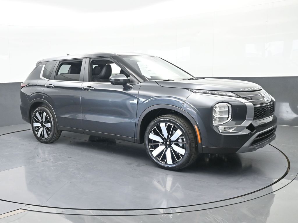 New 2026 Graphite Gray Mitsubishi SE image 8