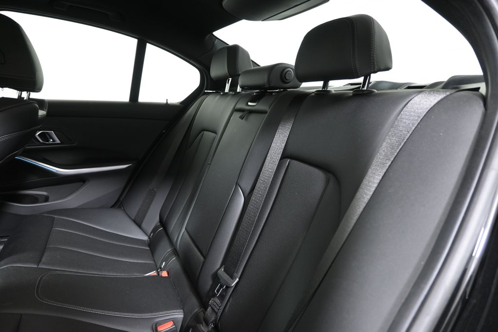 Thumbnail: 2025 BMW 3 Series - 5