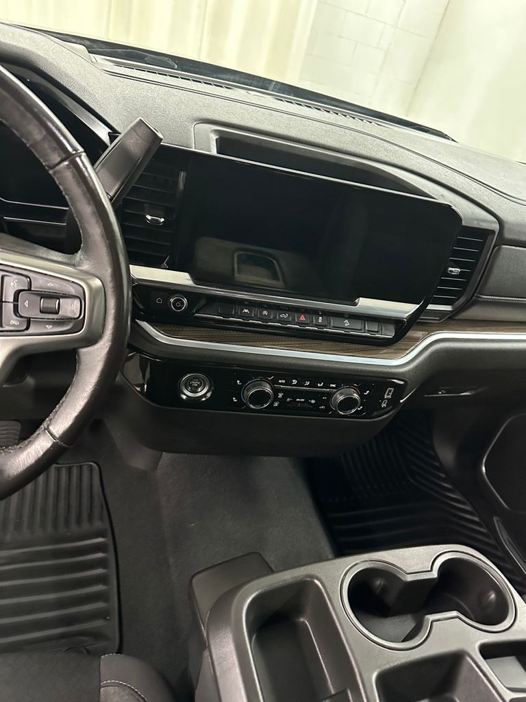 used 2022 Chevrolet Silverado 1500 car, priced at $30,985