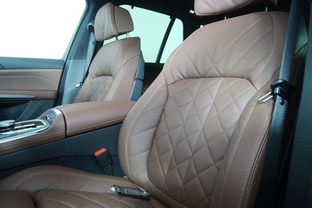 Thumbnail: 2026 BMW X5 - 10