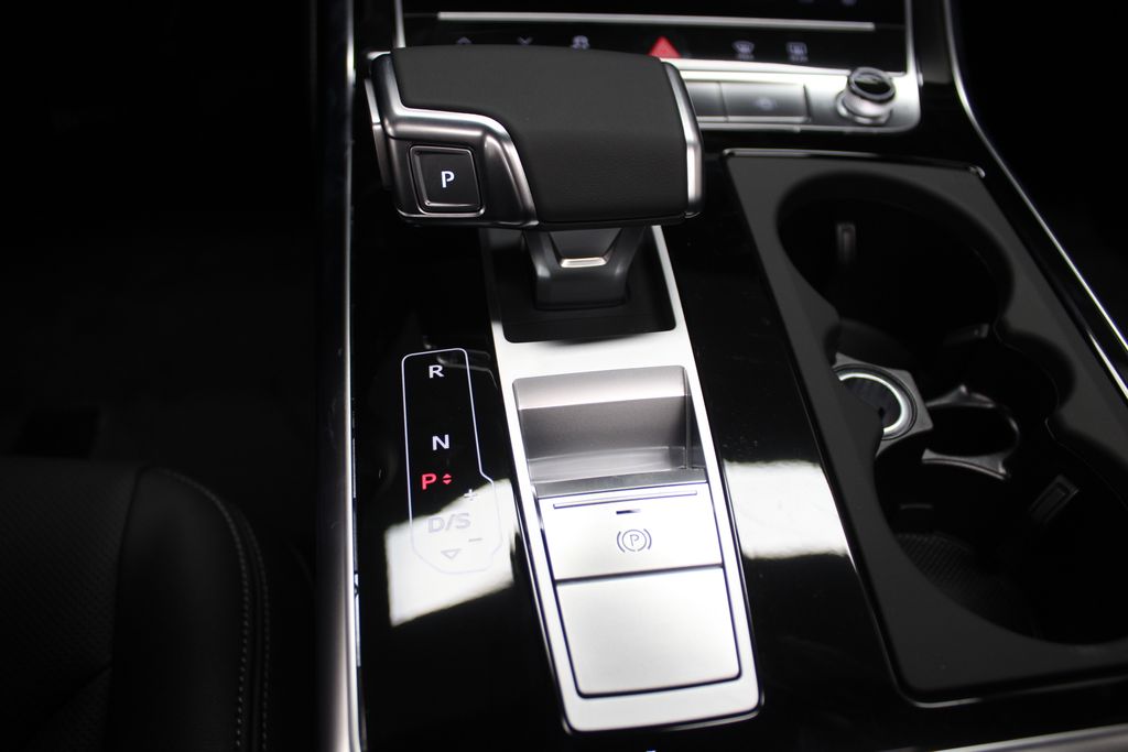 Thumbnail: 2026 Audi Q7 - 16