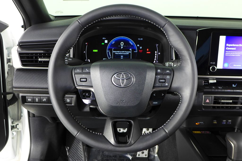 2025 Toyota Camry SE 26