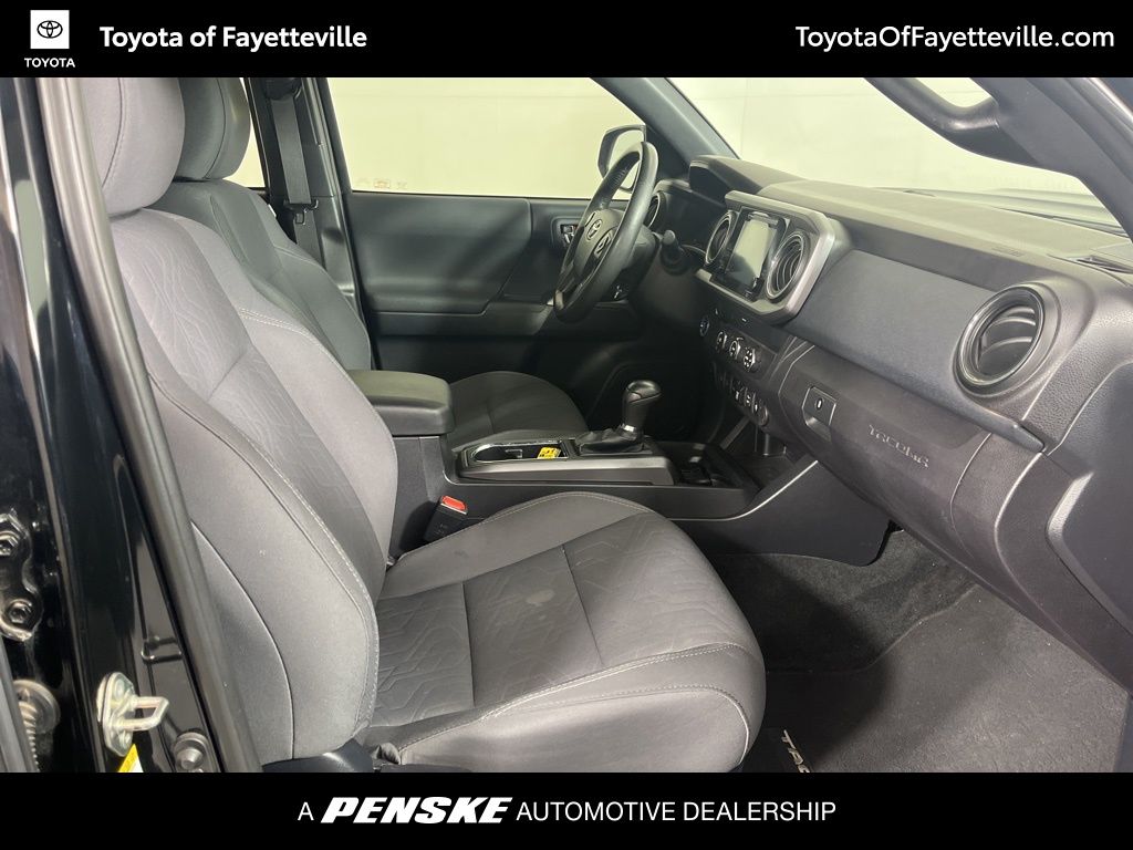 Thumbnail: 2019 Toyota Tacoma - 6