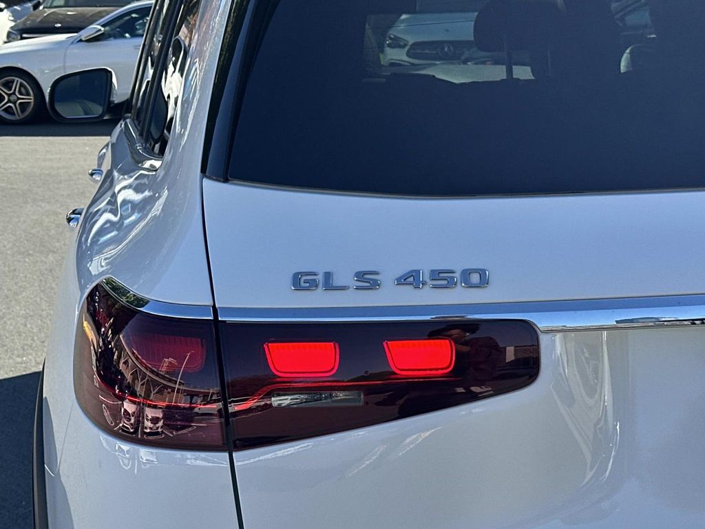 Thumbnail: 2024 Mercedes-Benz GLS - 10