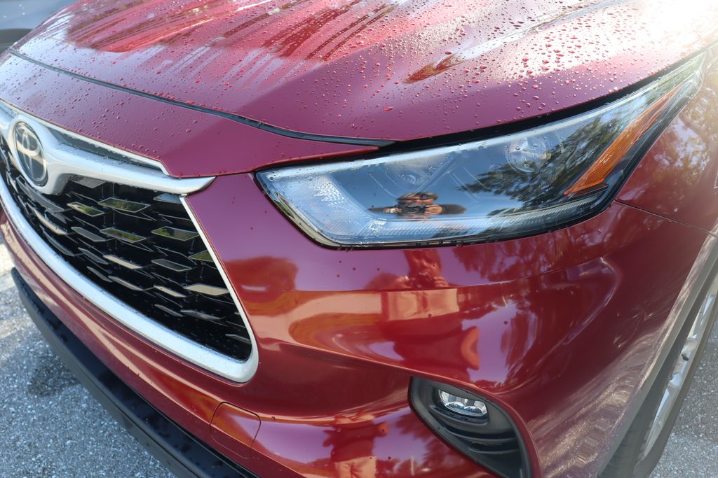 Thumbnail: 2021 Toyota Highlander - 3