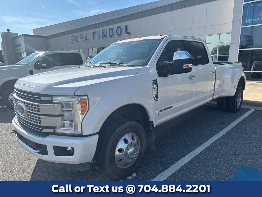 White Platinum Clearcoat Metallic 2018 Ford F-350 Super Duty Pickup Truck Four-Wheel Drive 6-Speed Automatic