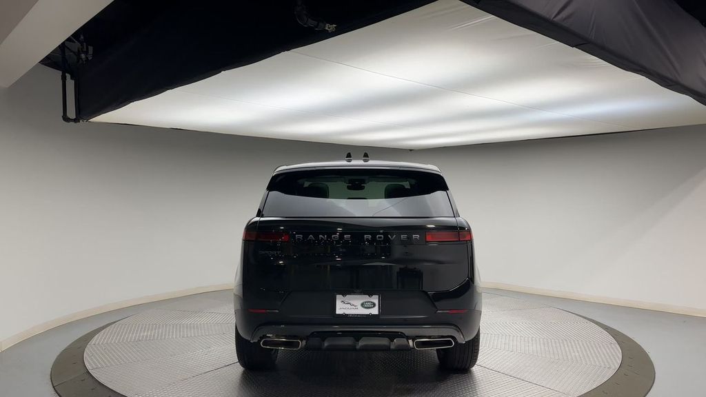 Thumbnail: 2024 Land Rover Range Rover Sport - 7