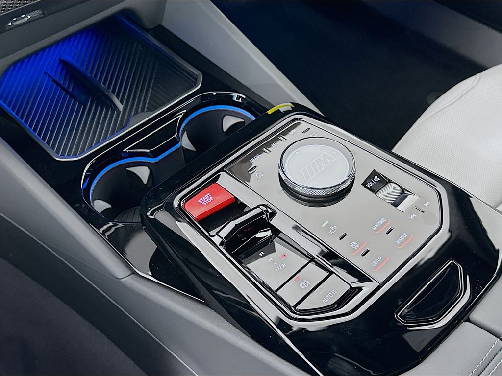Thumbnail: 2026 BMW M5 - 15