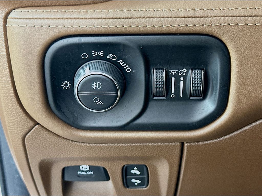 2019 RAM 1500 laramie Longhorn 10