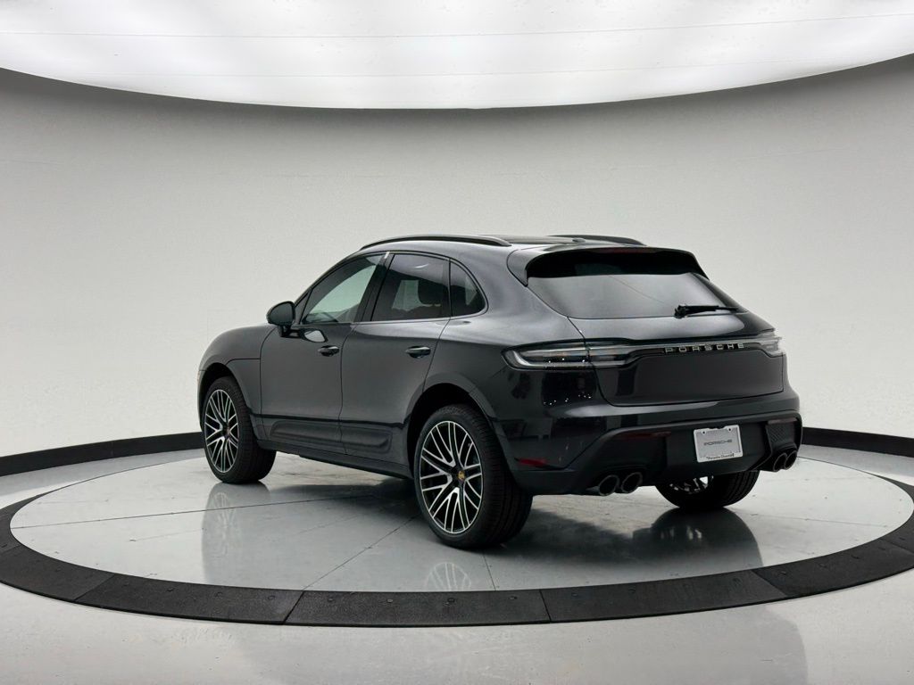 Thumbnail: 2026 Porsche Macan - 3