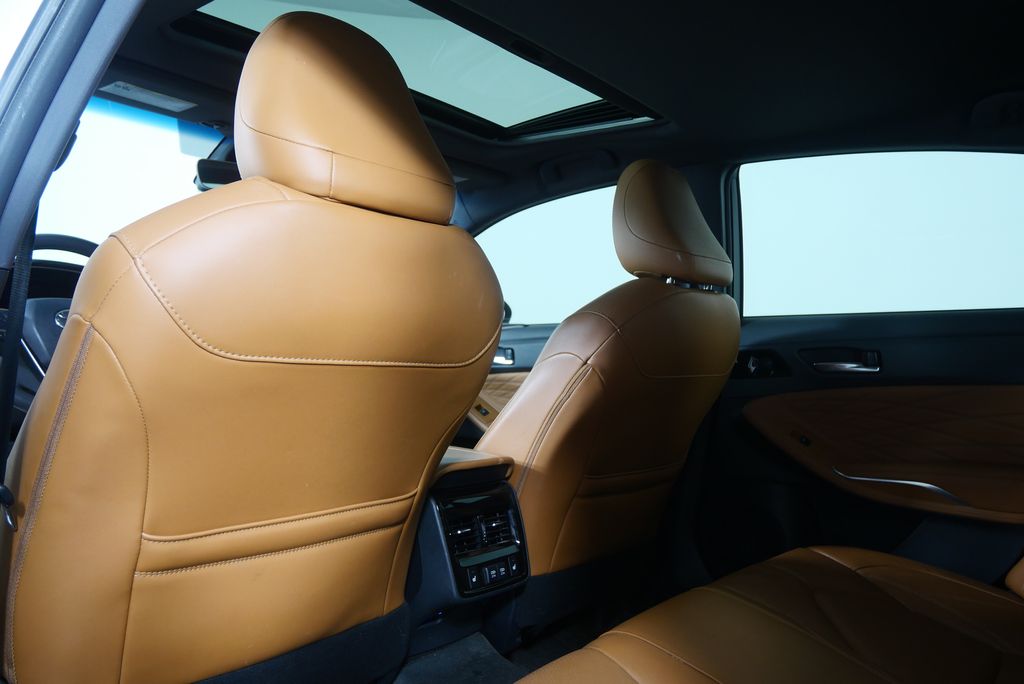 Thumbnail: 2019 Toyota Avalon - 16