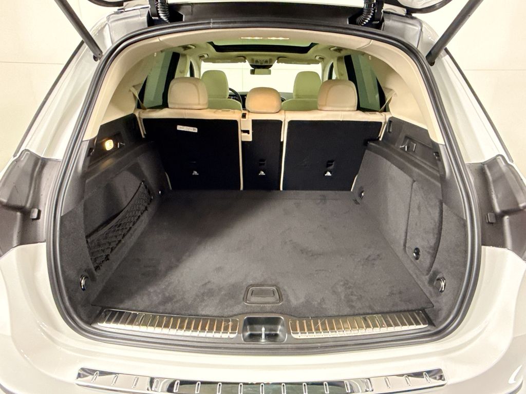 Thumbnail: 2026 Mercedes-Benz GLE - 30