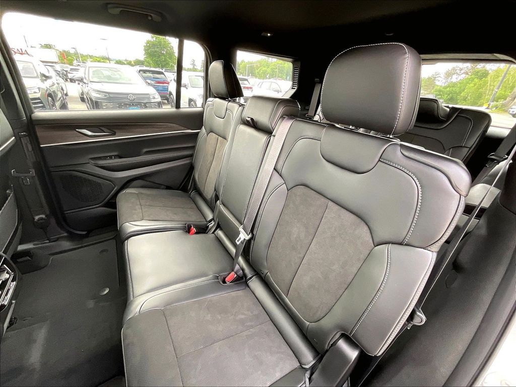 2026 Jeep Grand Cherokee L — photo 15