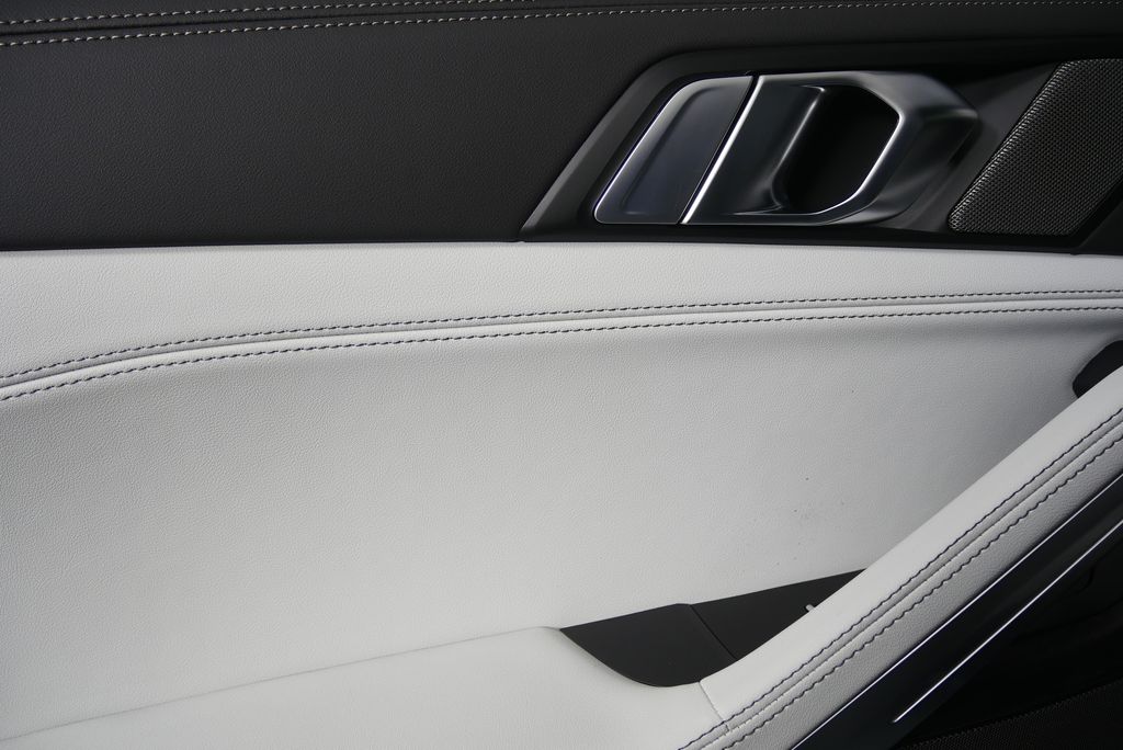 Thumbnail: 2026 BMW X6 - 14